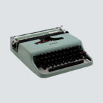 Olivetti Lettera 22 Vintage Typewritter